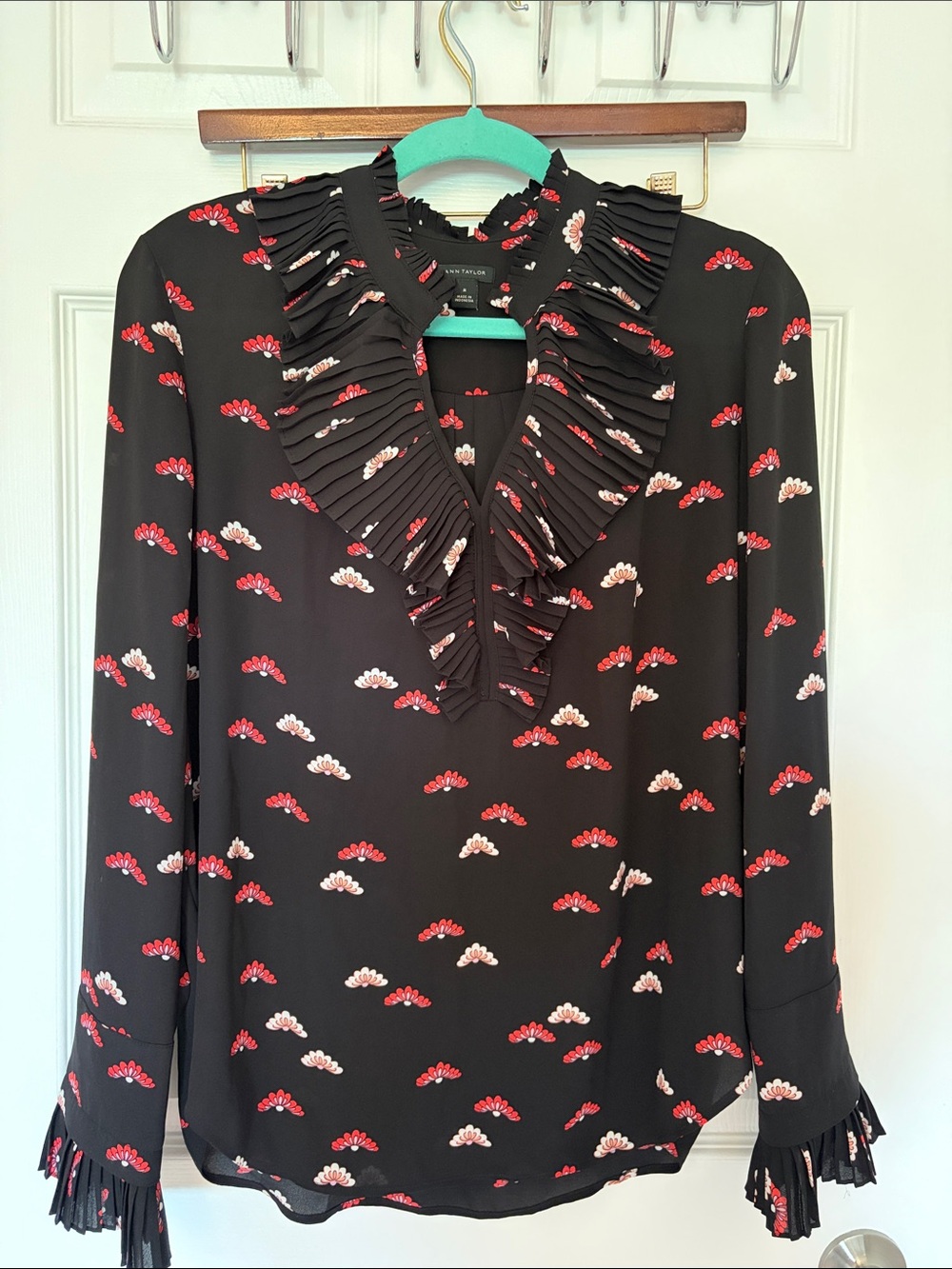 Ann Taylor Black Ruffle V-Neck Blouse with Red and Cream Fan Print